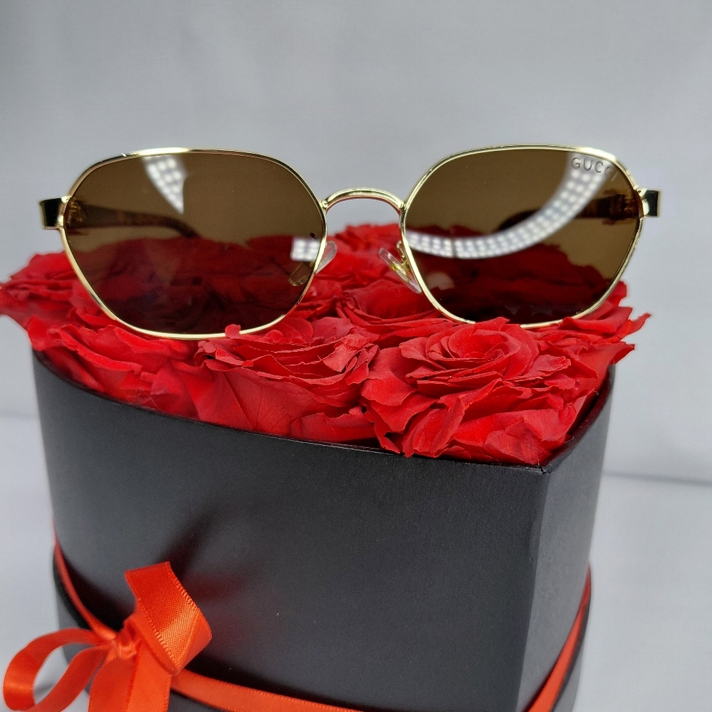 Gucci Elegant Gold Frame Sunglasses with Brown Lenses - Picture 2 of 10